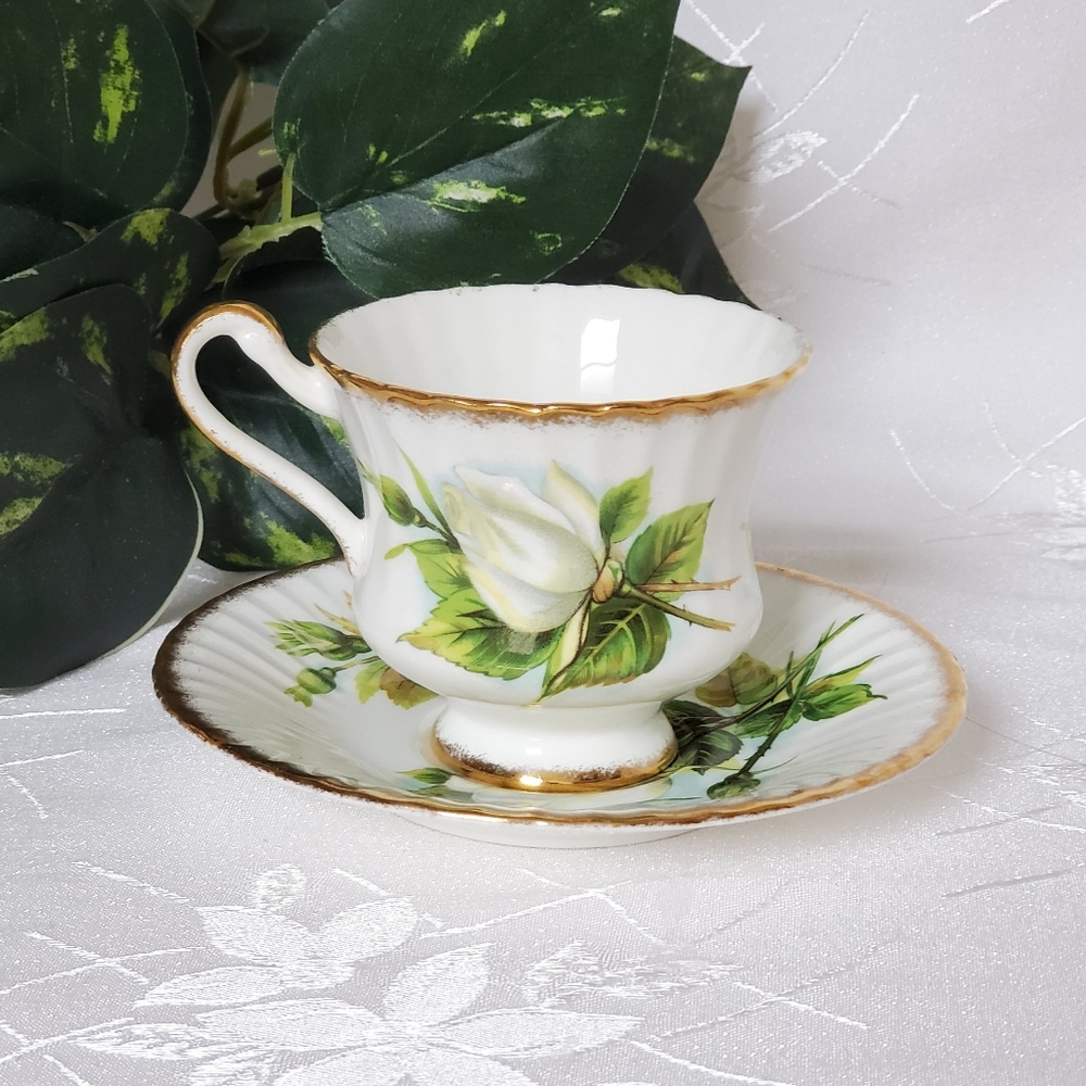 VTG Paragon Cup Saucer Set Floral